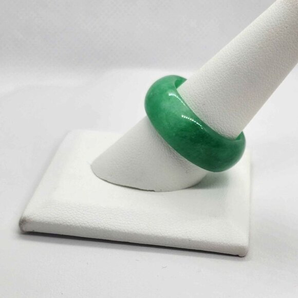 Brand New Jade Ring – Elegant & Timeless - Picture 1 of 4